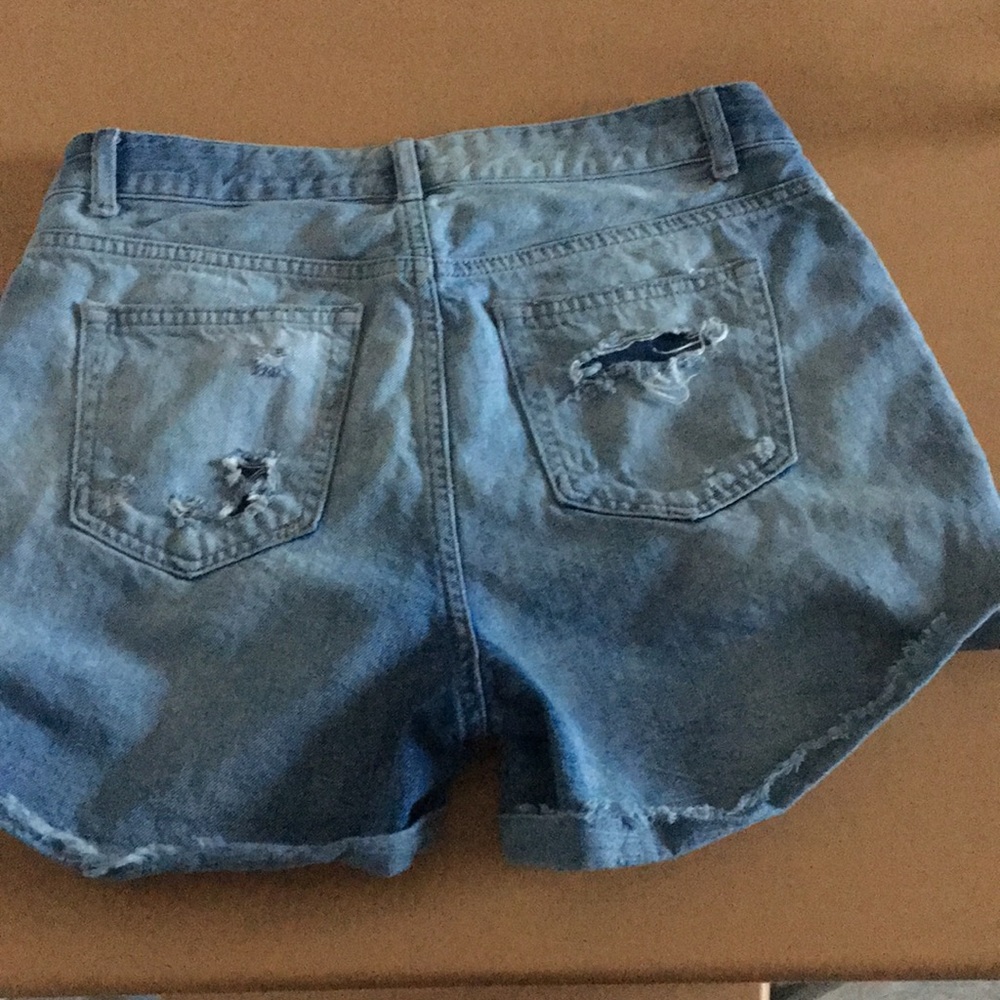 Cute Ripped Denim Shorts - Picture 3 of 3